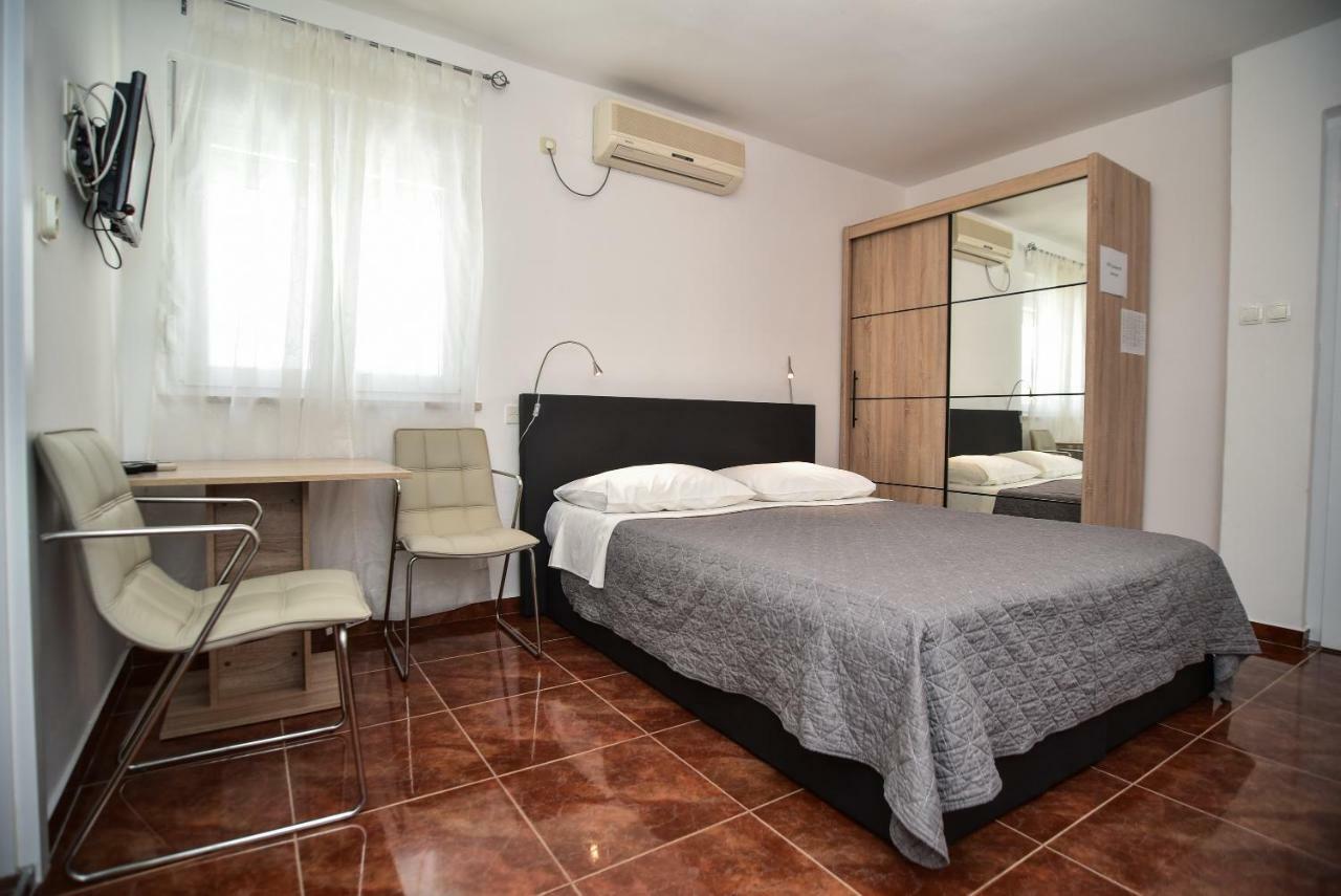 Villa Benelux Zadar Exteriör bild